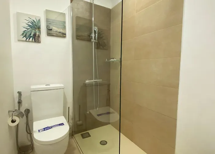 Alfredo L Jones Atico