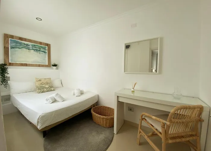 Alfredo L Jones Atico Apartment